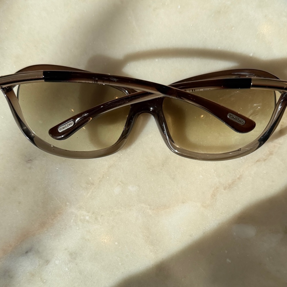 Tom Ford Brown Oversized Sunglasses - Picture 4 of 6